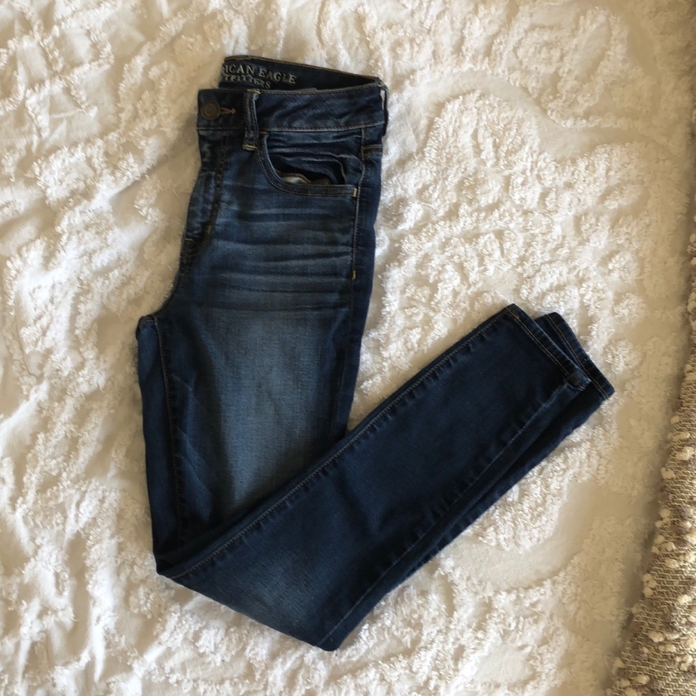 Perfect Medium Wash AE Hi-Rise Jeggings!